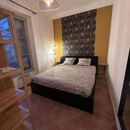 Villarey Home - Central Apartment In מנטון מראה חיצוני תמונה